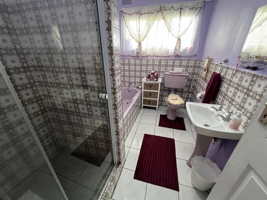 4 Bedroom Property for Sale in Amalinda North Eastern Cape
